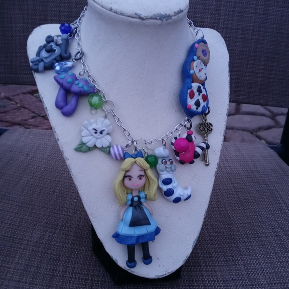 Jewelry - 🌸🐛 Alice in Wonderland 🍄 Necklace ♥♠♦♣